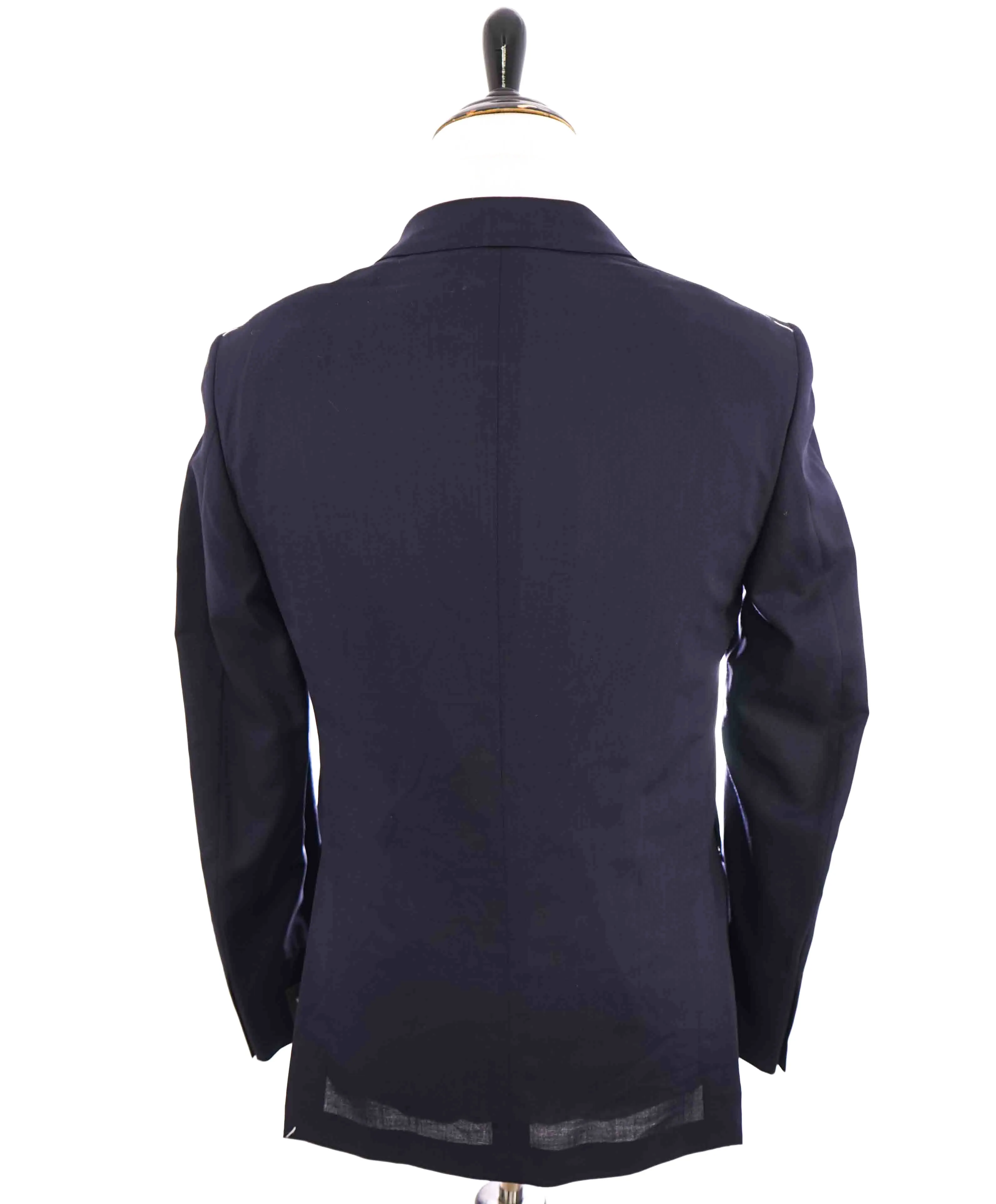 $3,290 ERMENEGILDO ZEGNA-“HIGH PERFORMANCE PACKAWAY” Navy Blazer- 42S