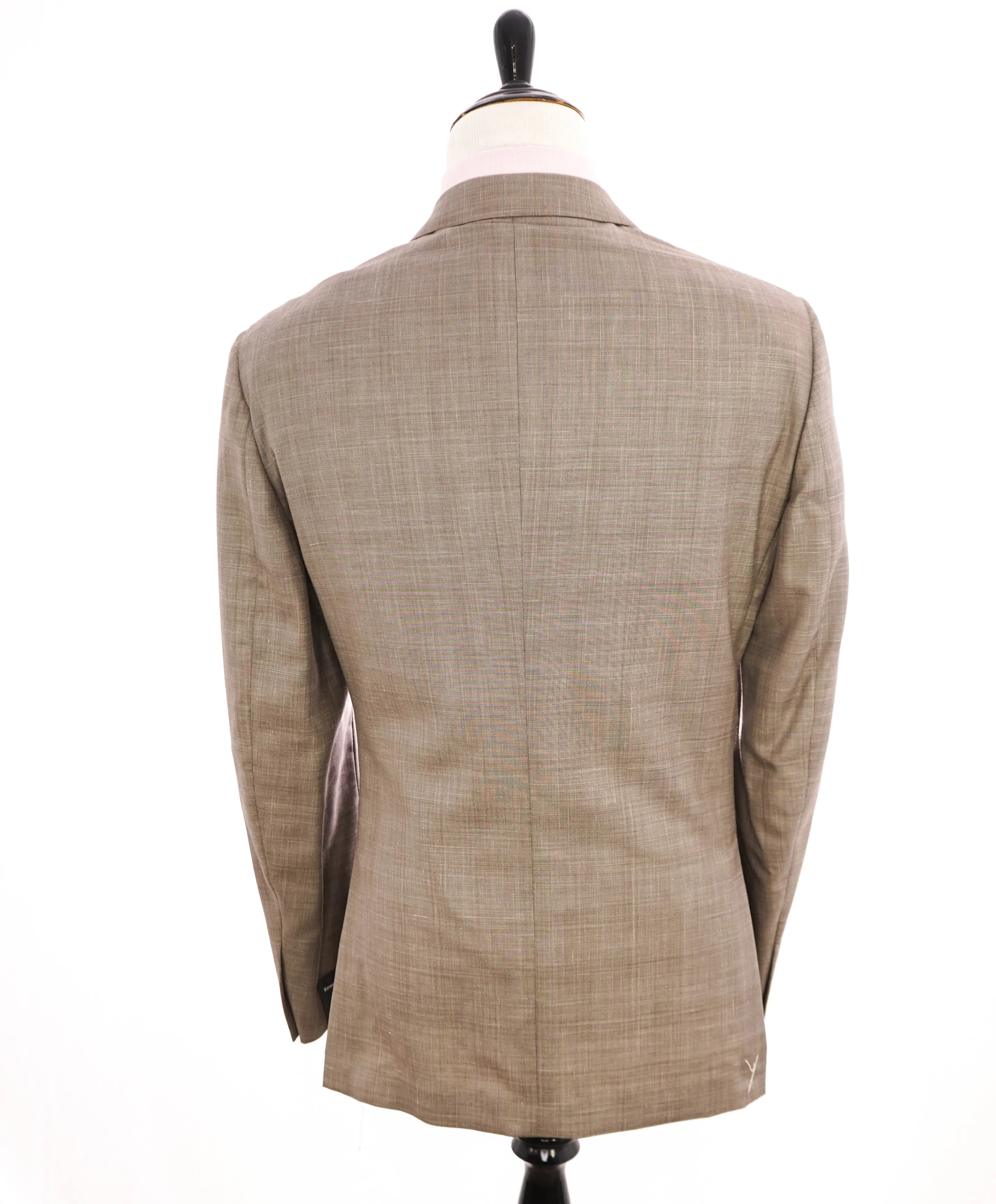 $3,290 ERMENEGILDO ZEGNA- “TORFEO SUMMER” Taupe W/SLK/L Blazer- 48R
