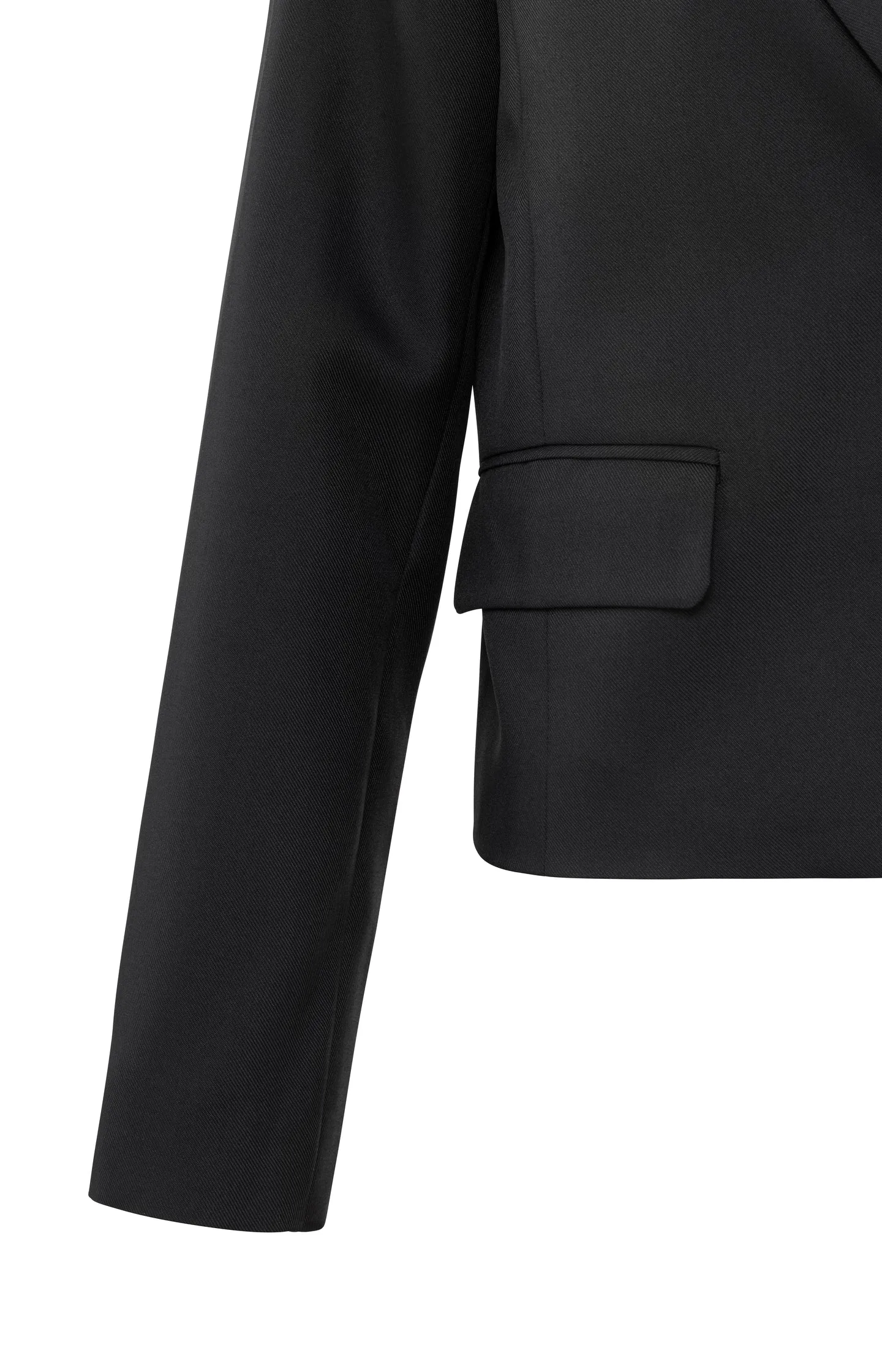 Black short blazer with long sleeves and pockets