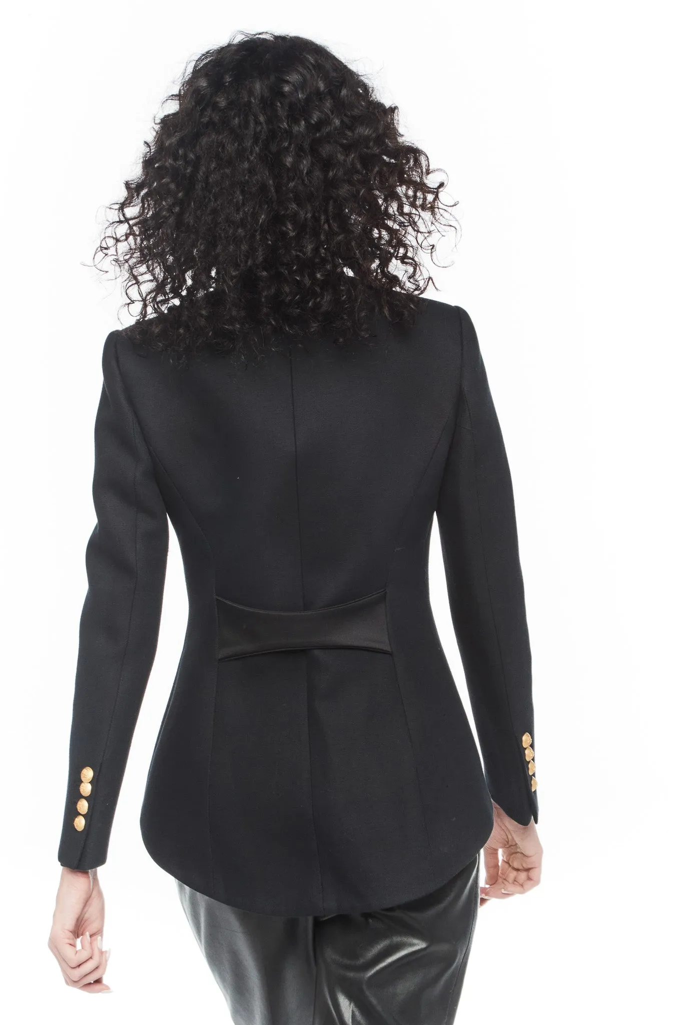 BLAZER ENTALLADA BORDADO JASPER