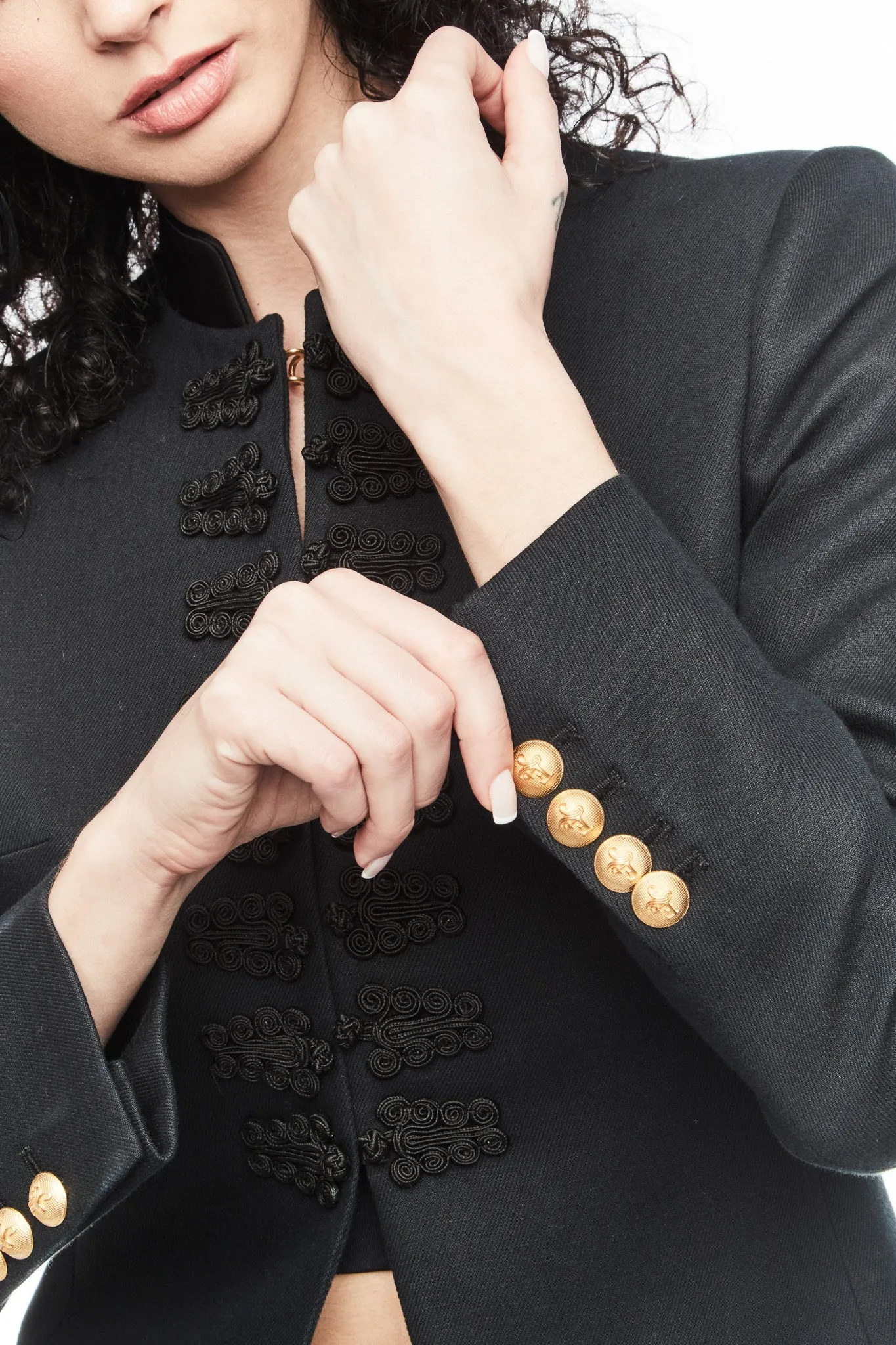 BLAZER ENTALLADA BORDADO JASPER