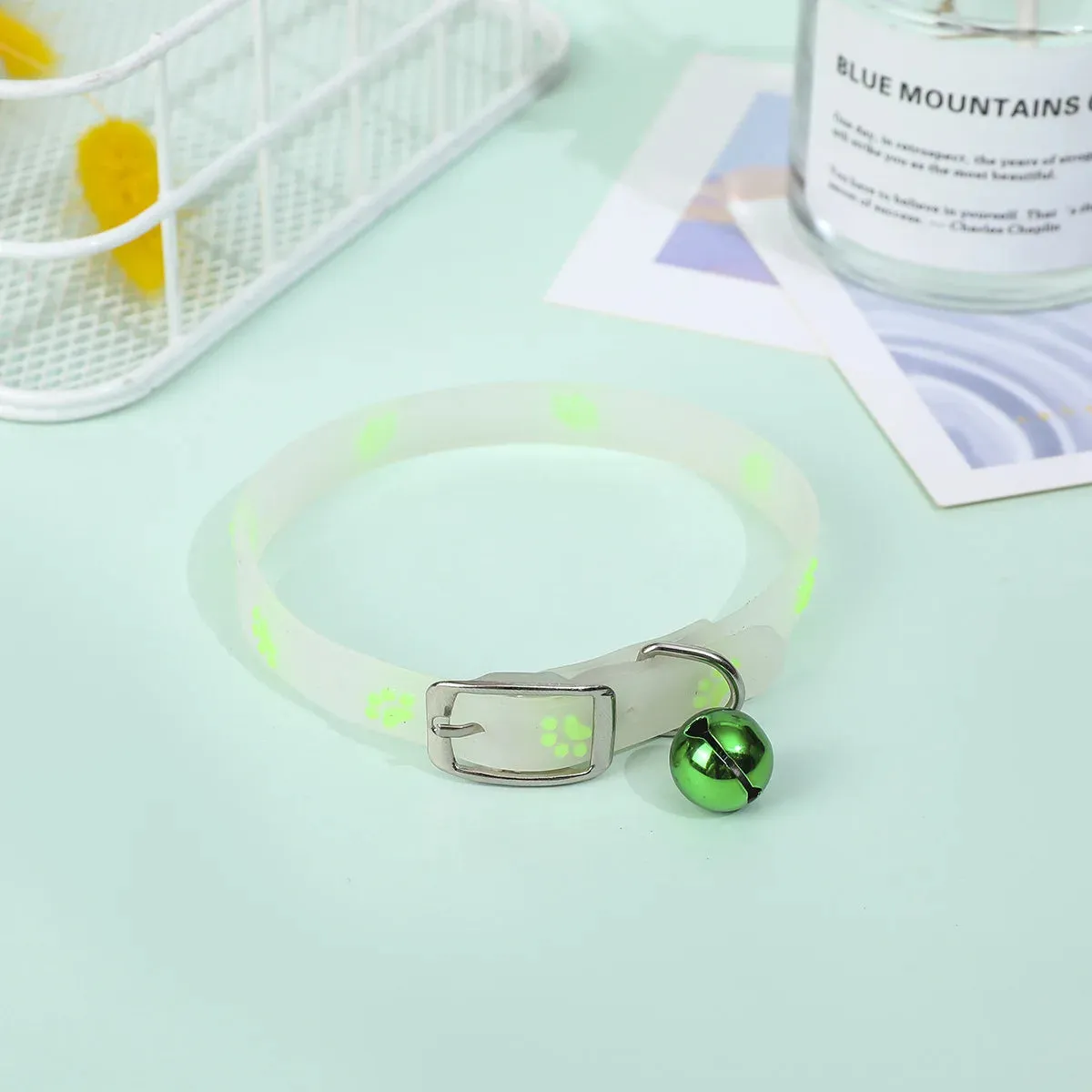 Cat Necklace Glowing Small Dog Cat Collar Anti-Loss Fluorescent Silicone Cat Bell Collar