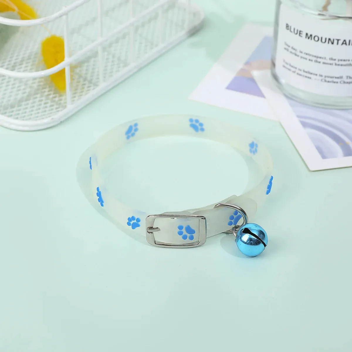 Cat Necklace Glowing Small Dog Cat Collar Anti-Loss Fluorescent Silicone Cat Bell Collar