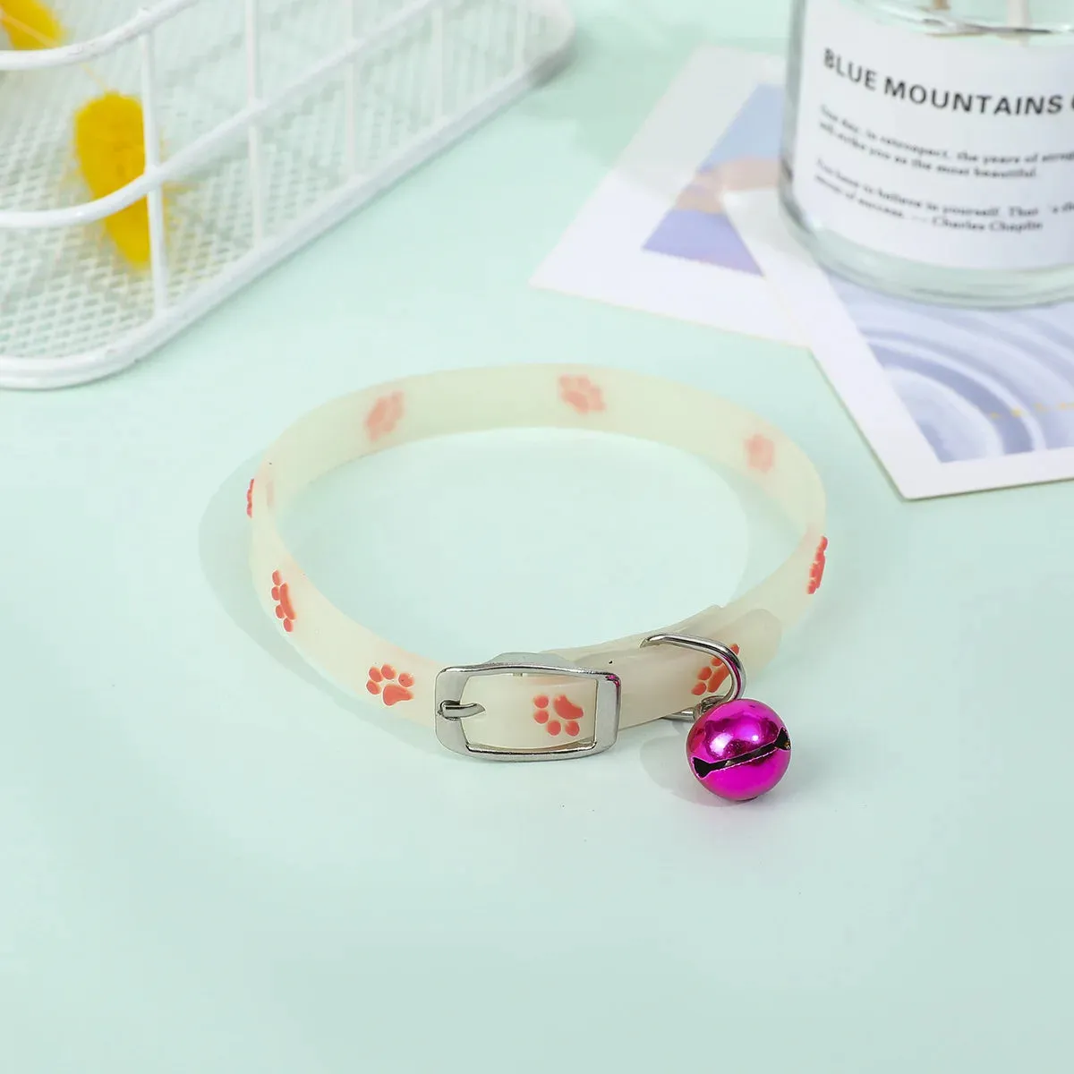 Cat Necklace Glowing Small Dog Cat Collar Anti-Loss Fluorescent Silicone Cat Bell Collar