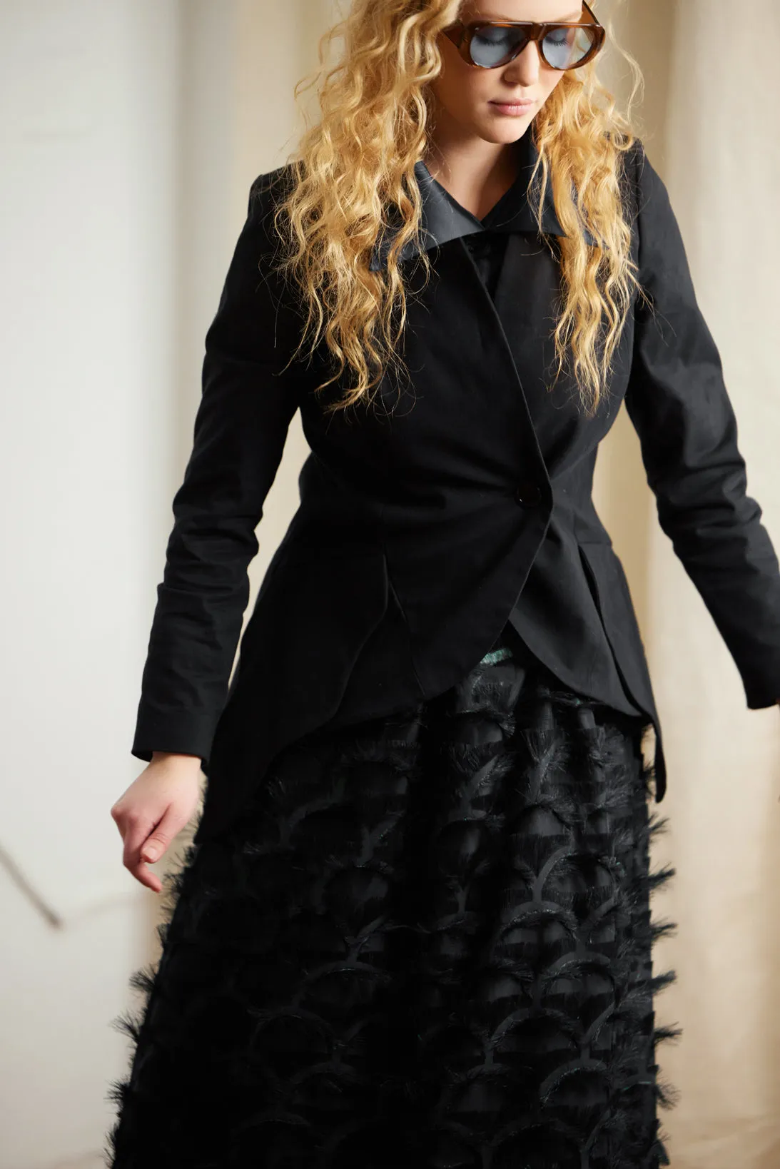 Elegant Blazer With Curved Hem Black
