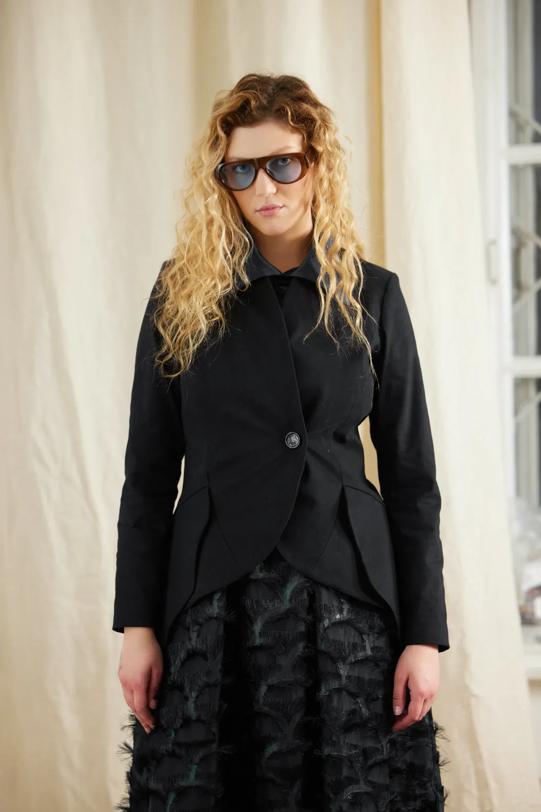 Elegant Blazer With Curved Hem Black