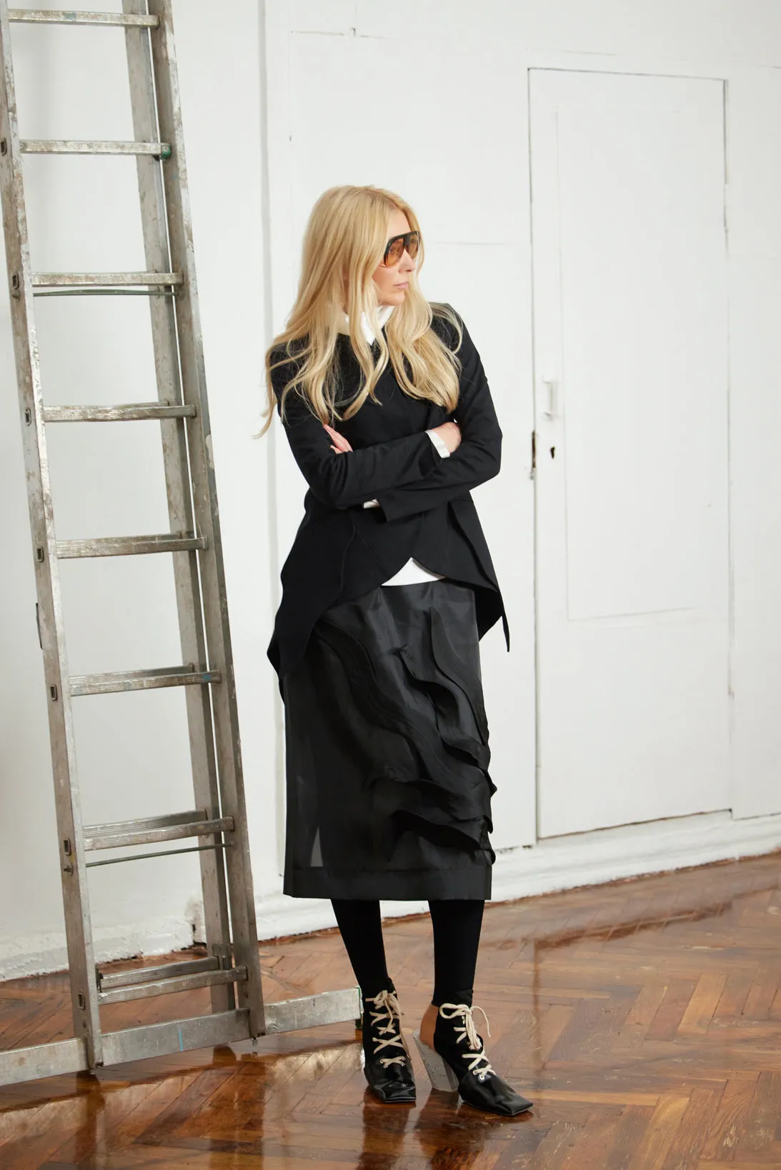 Elegant Blazer With Curved Hem Black
