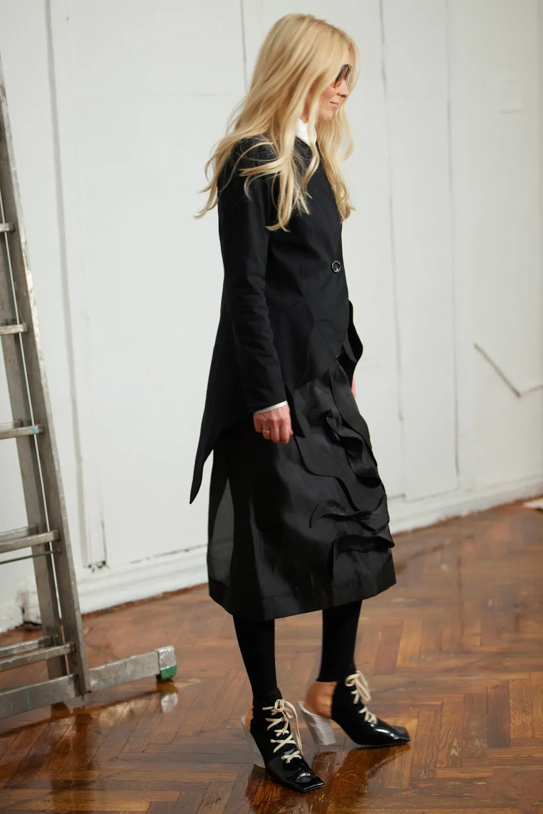 Elegant Blazer With Curved Hem Black