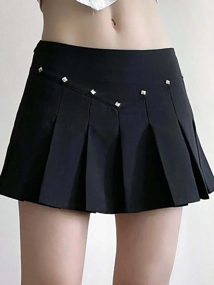 Gothic Black Low Waist Rivet  Pleated Skirt