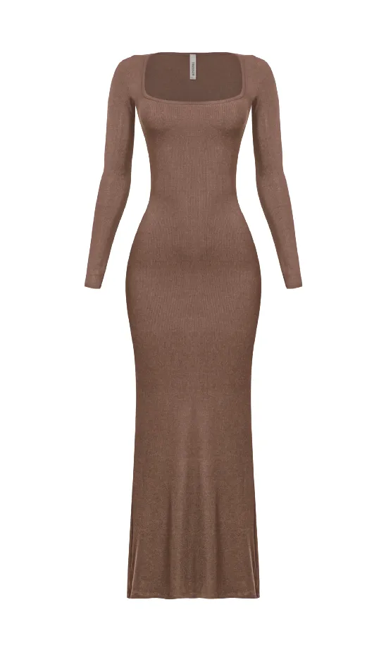 Kourtney L/S Ribbed Maxi Dress (Brown)
