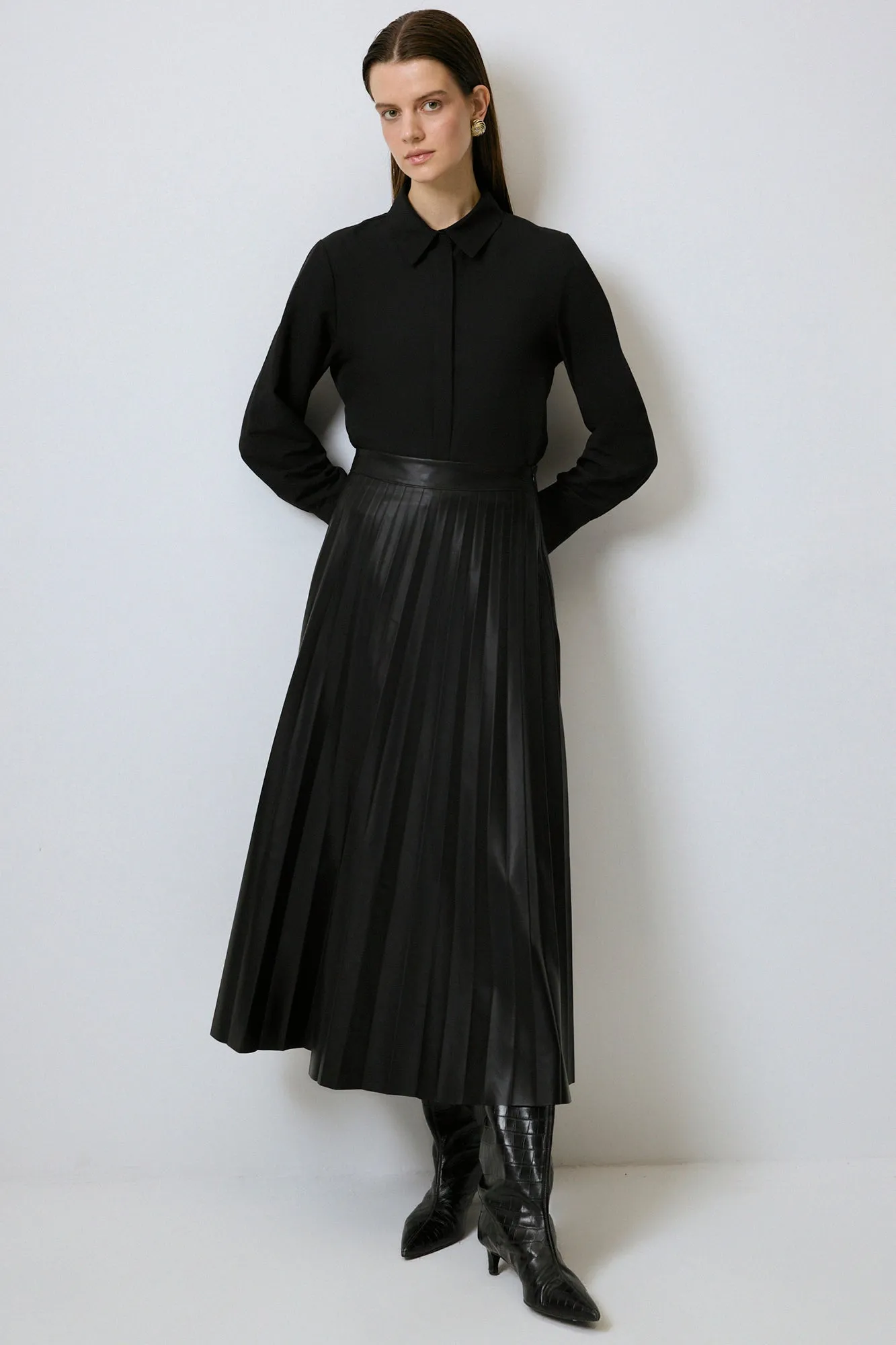 PLEATED FAUX LEATHER SKIRT