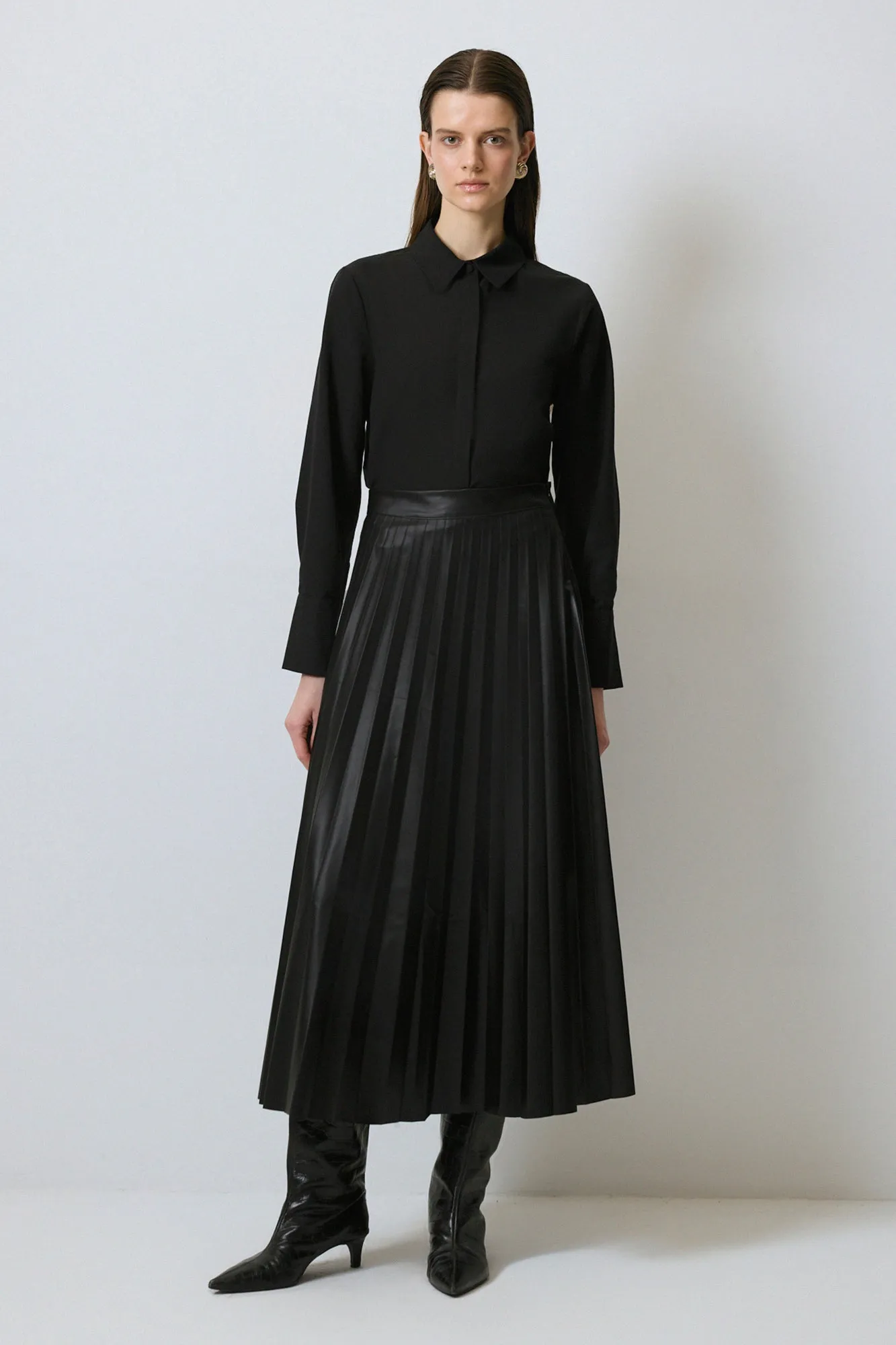 PLEATED FAUX LEATHER SKIRT