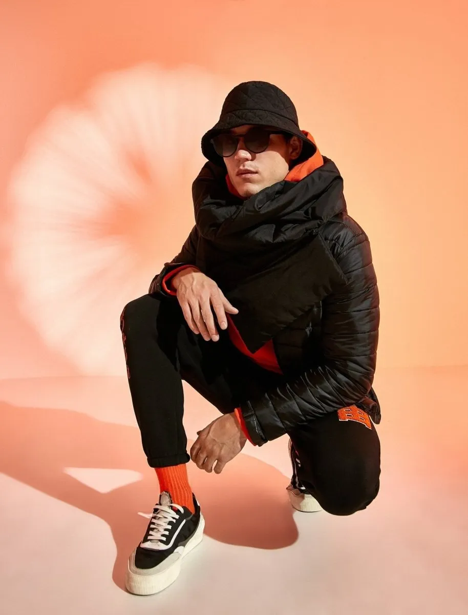Puffer Jacket with Hood in Black