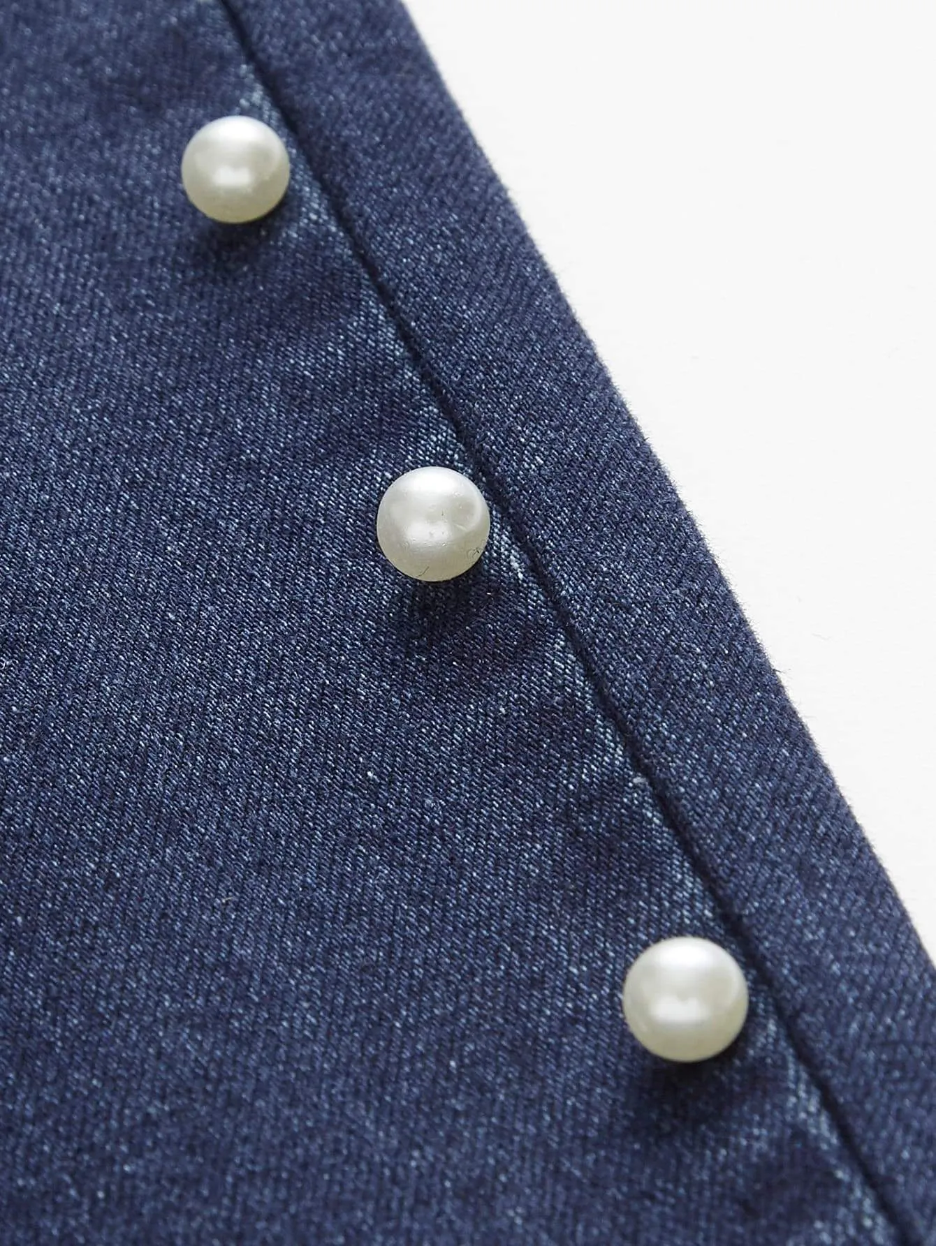 SHEIN Plus Pearl Detail Bleach Wash Jeans
