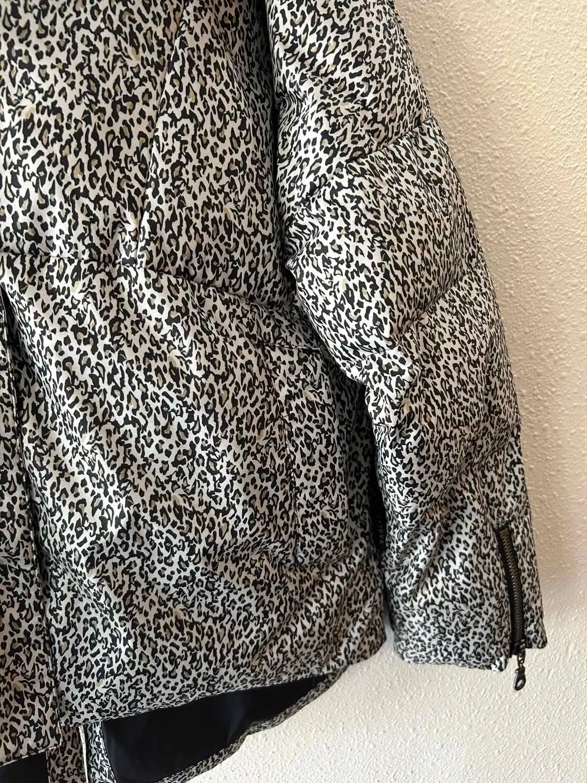 Varley beige and black Size M Jacket